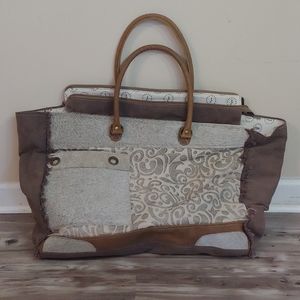 Myra Weekender